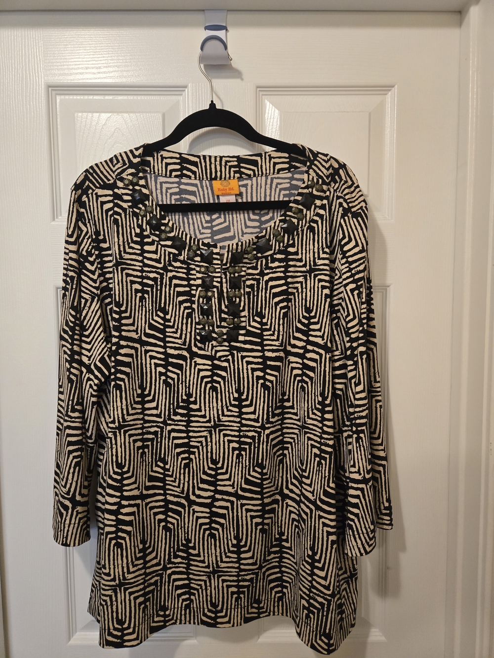 Ruby Rd. Black and Cream Geometric Scoop Neck Tunic